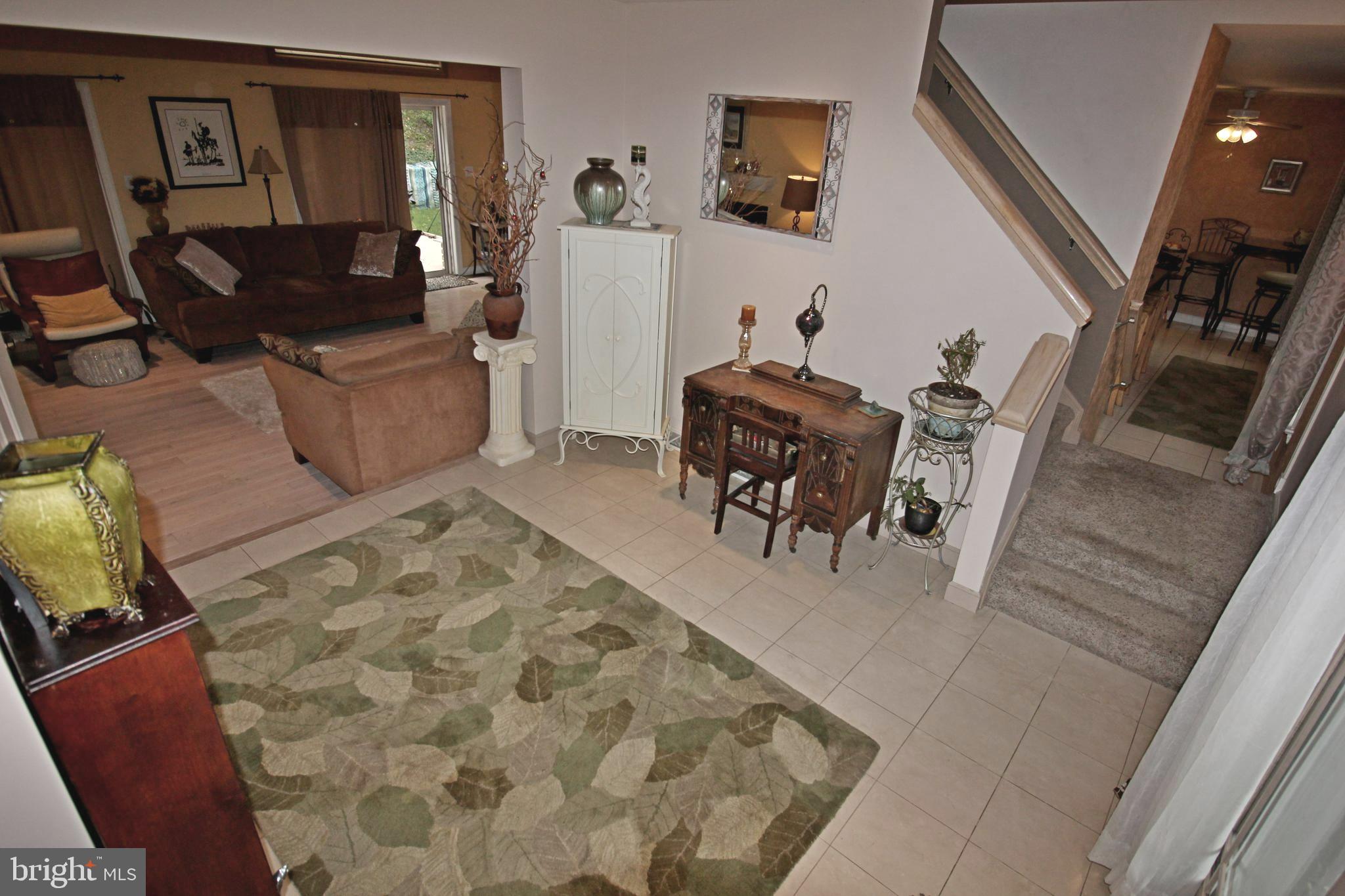 709 Oxford Road Lancaster, PA 17601 - Photo 4 of 63