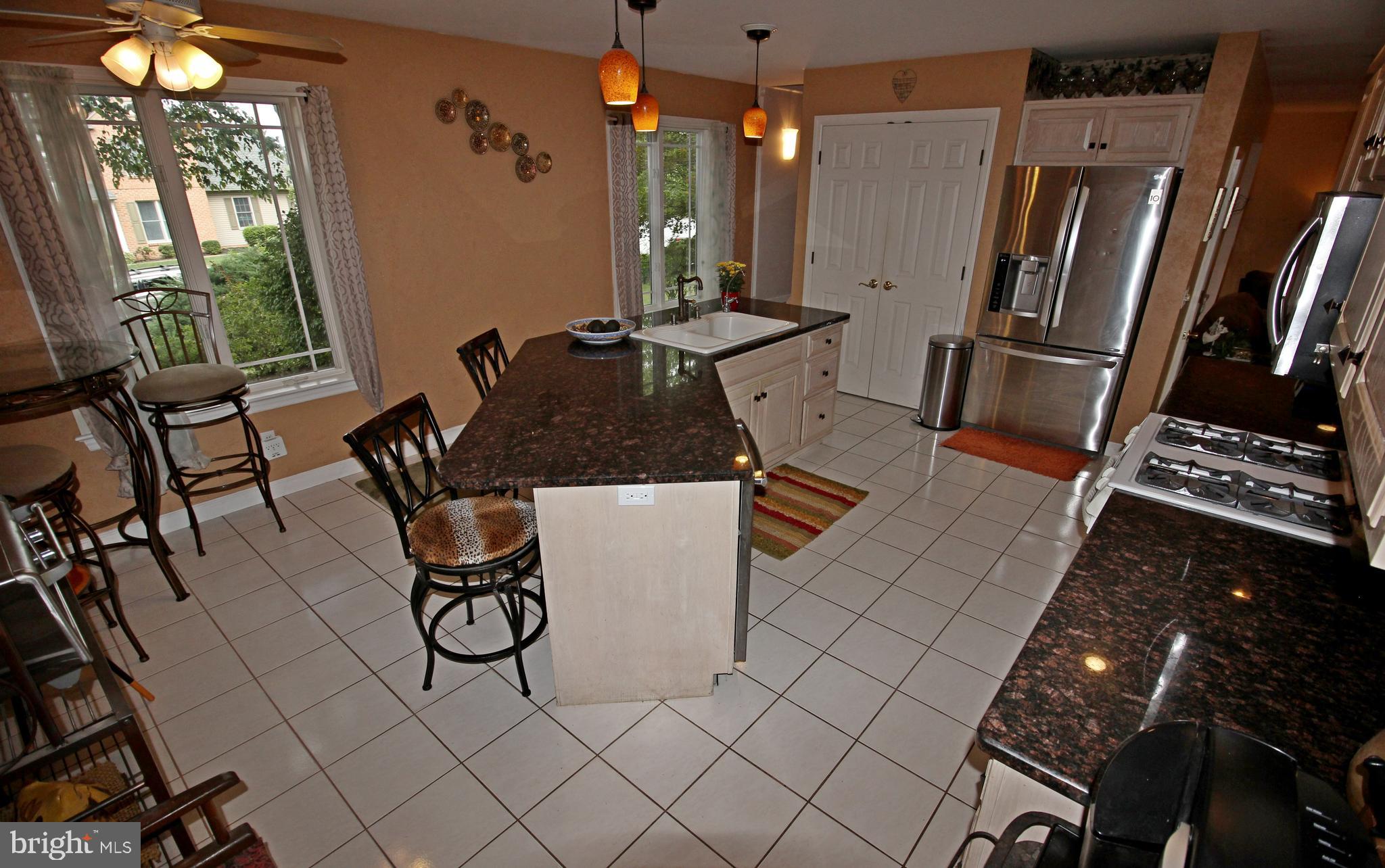 709 Oxford Road Lancaster, PA 17601 - Photo 6 of 63