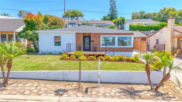 $2,199,900 | 206 Vía Colusa, Redondo Beach, CA 90277
