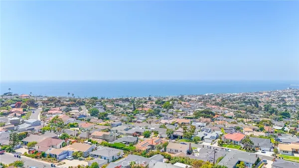 $2,189,900 | 206 VÃa Colusa, Redondo Beach, CA 90277