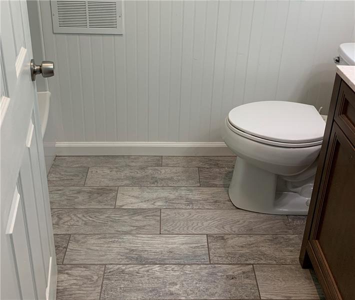 396 Hoffman Road Pittsburgh, PA 15212 - Photo 17 of 24 The main bathroom has heated floors!