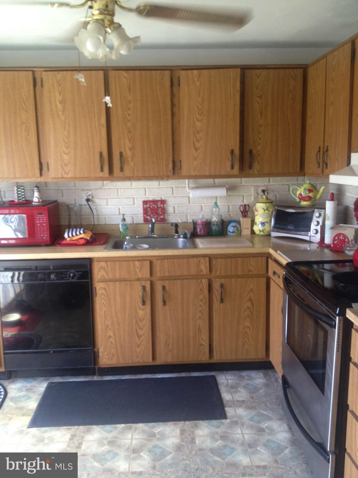 2215 Maple Road Baltimore, MD 21219 - Photo 17 of 25 Kitchen