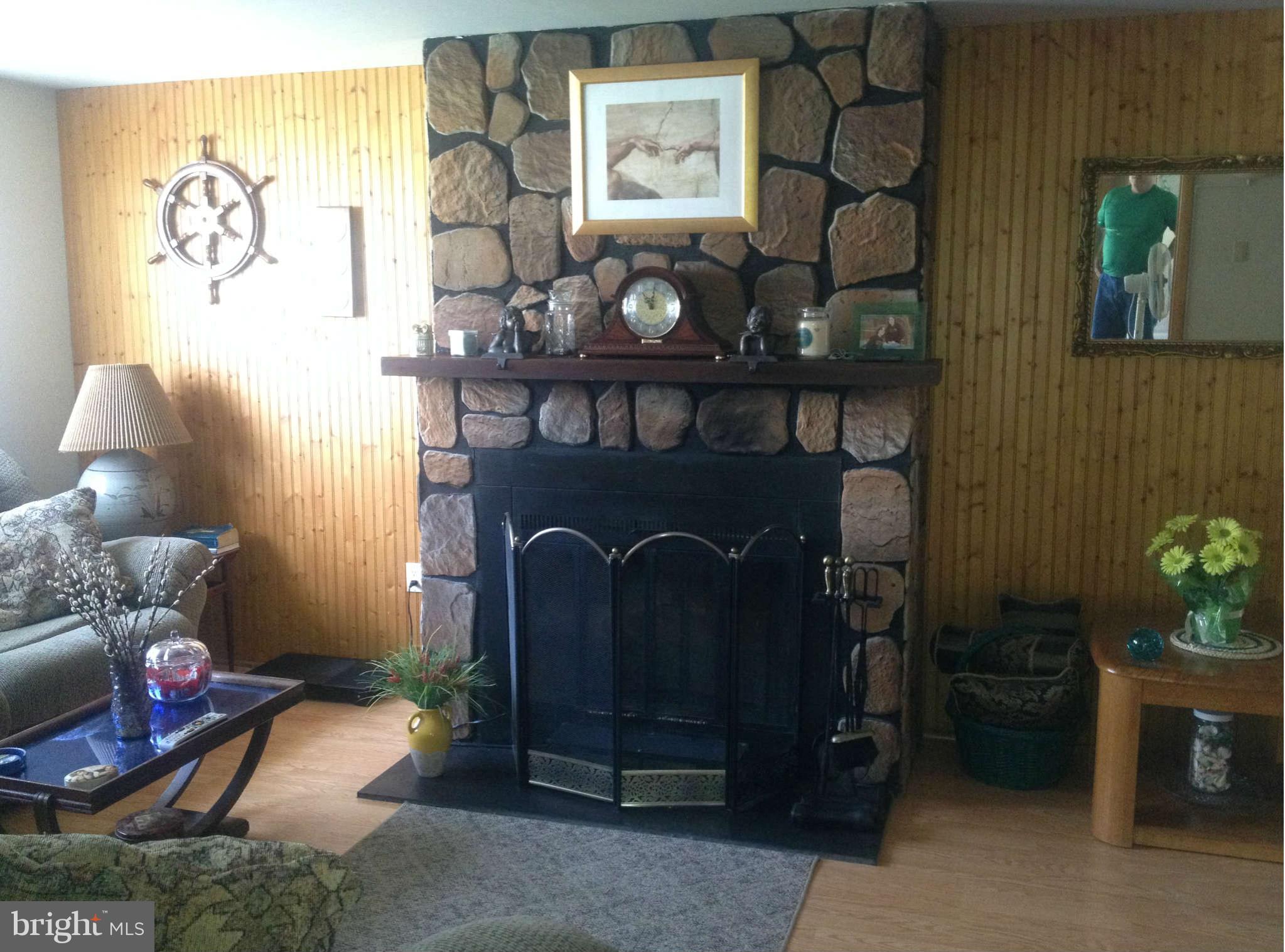 2215 Maple Road Baltimore, MD 21219 - Photo 7 of 25 Family Room