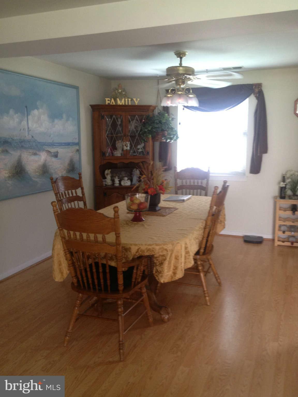 2215 Maple Road Baltimore, MD 21219 - Photo 8 of 25 Dining Room