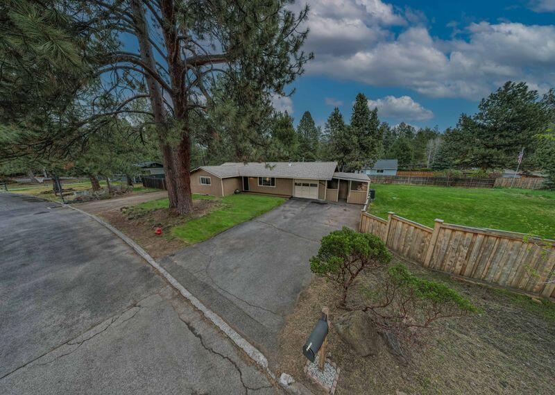 60834 Defiance Street Bend, OR 97702 - Photo 4 of 47