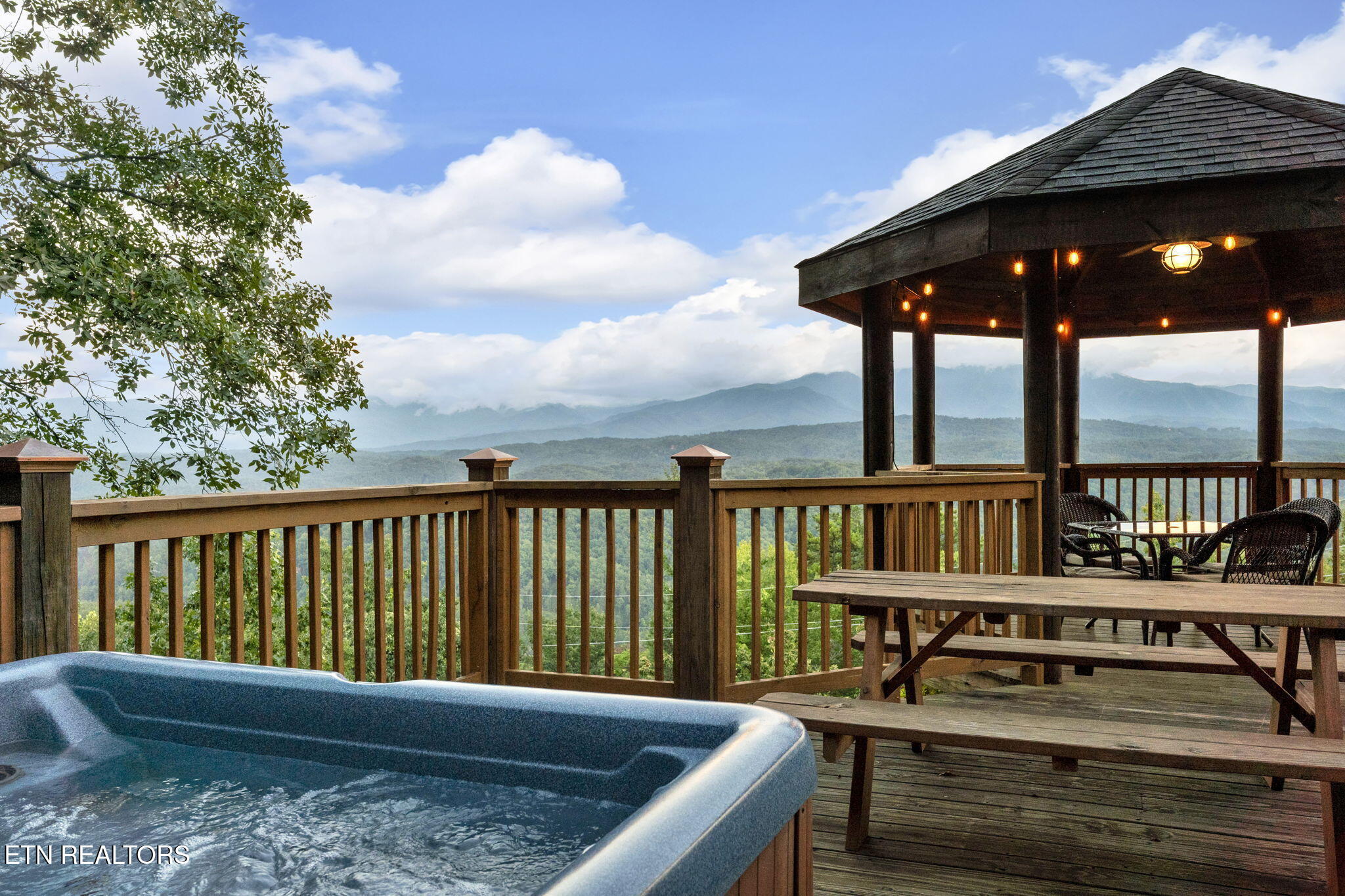 1928 Timber Ridge Way Sevierville, TN 37876 - Photo 11 of 34 63-web-or-mls-JH 20250814-220