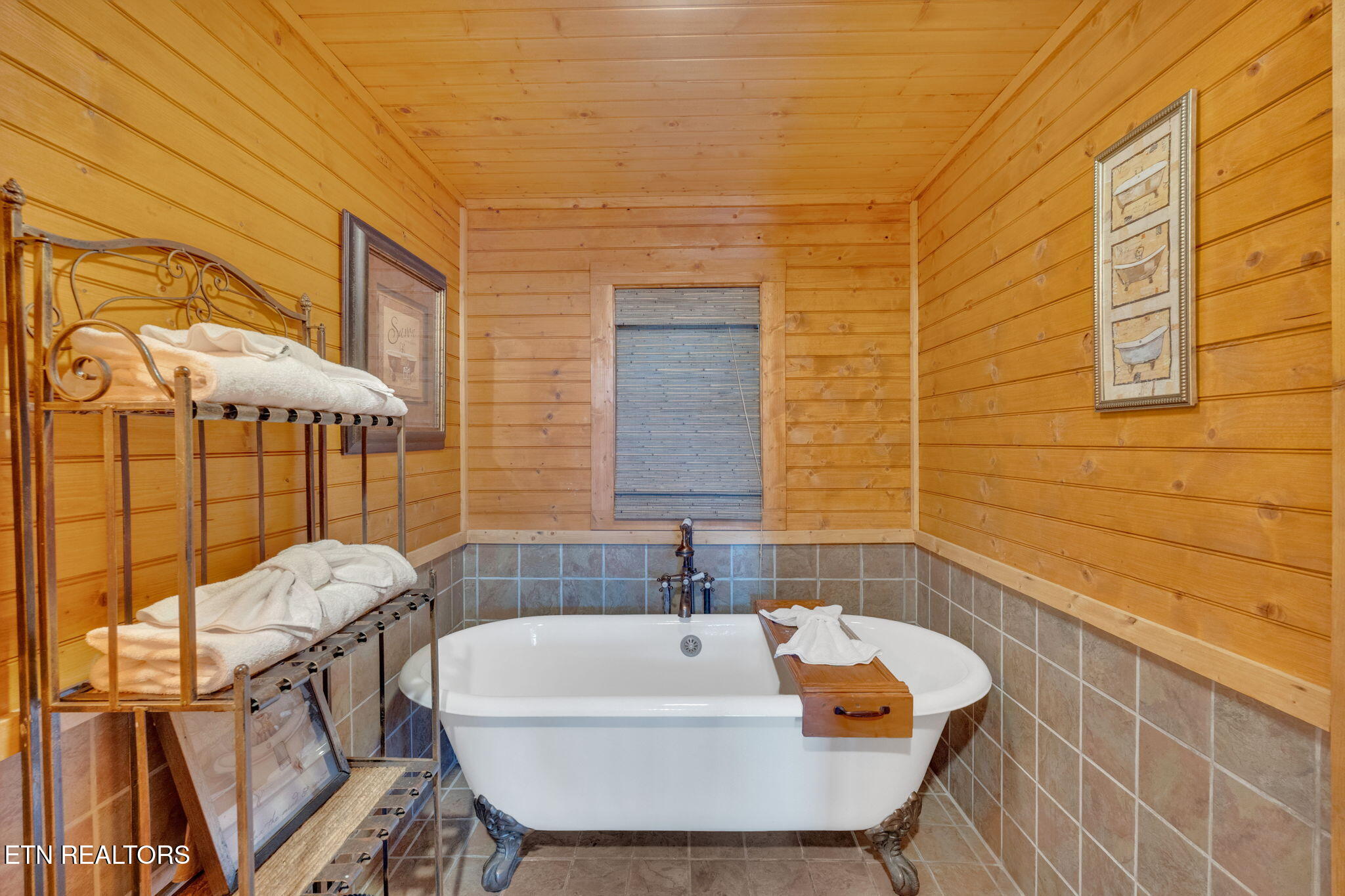 1928 Timber Ridge Way Sevierville, TN 37876 - Photo 23 of 34 21-web-or-mls-JH 20250814-124
