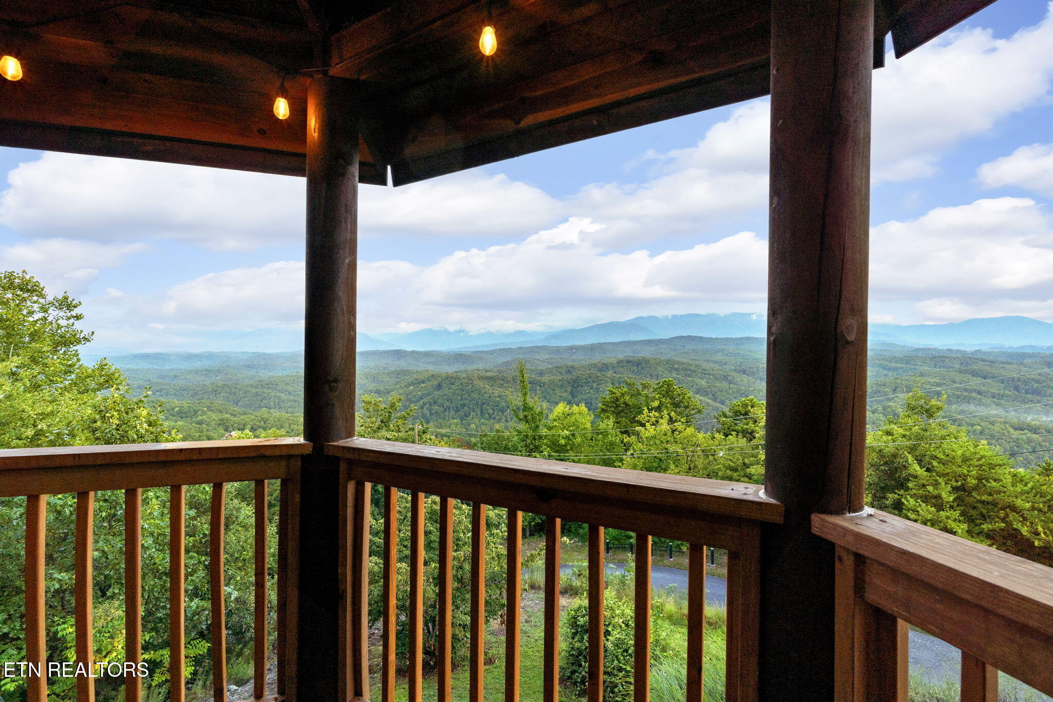 1928 Timber Ridge Way Sevierville, TN 37876 - Photo 30 of 34 46-web-or-mls-JH 20250814-217