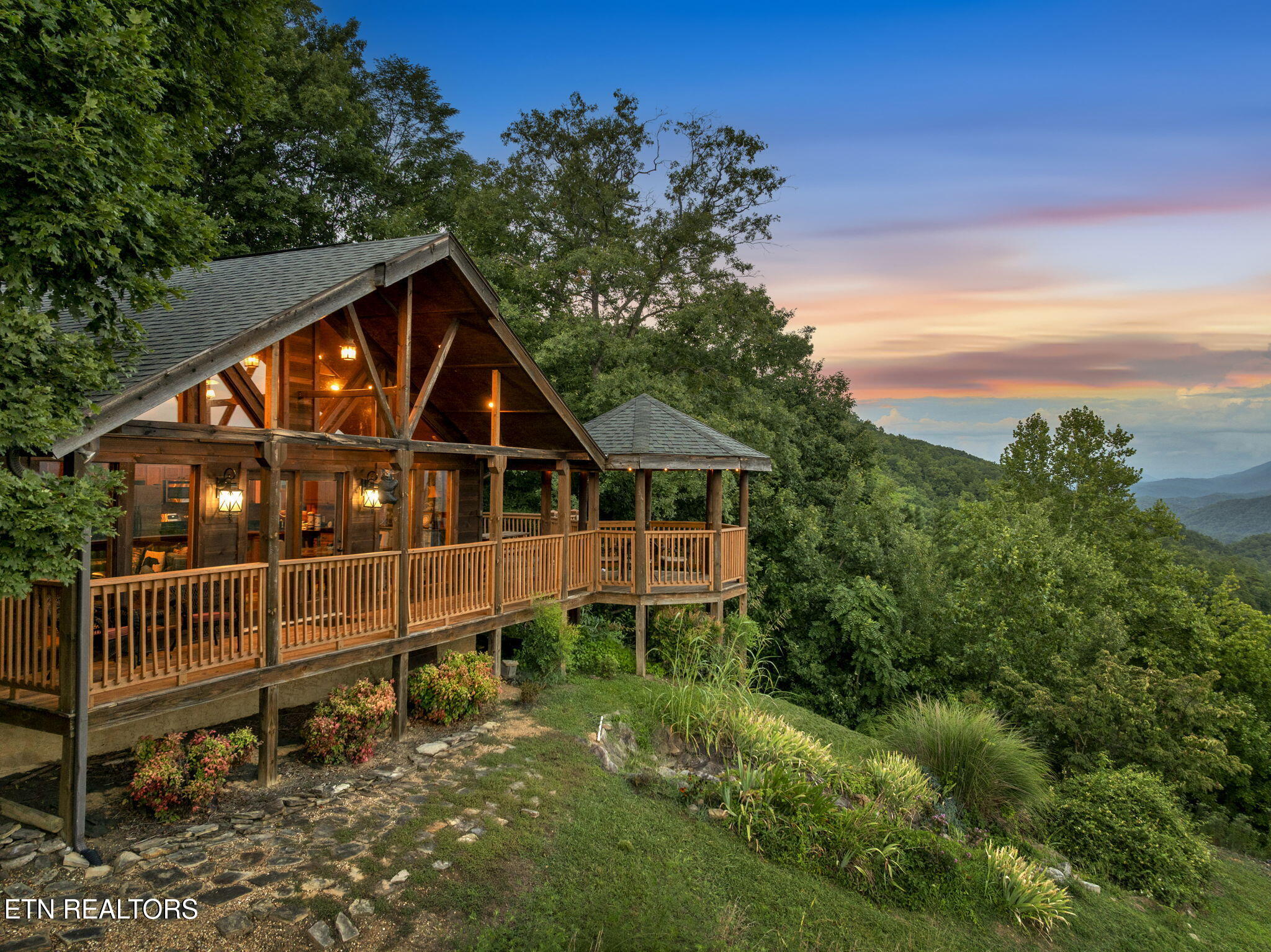 1928 Timber Ridge Way Sevierville, TN 37876 - Photo 3 of 34 3-web-or-mls-JH 20250814-230