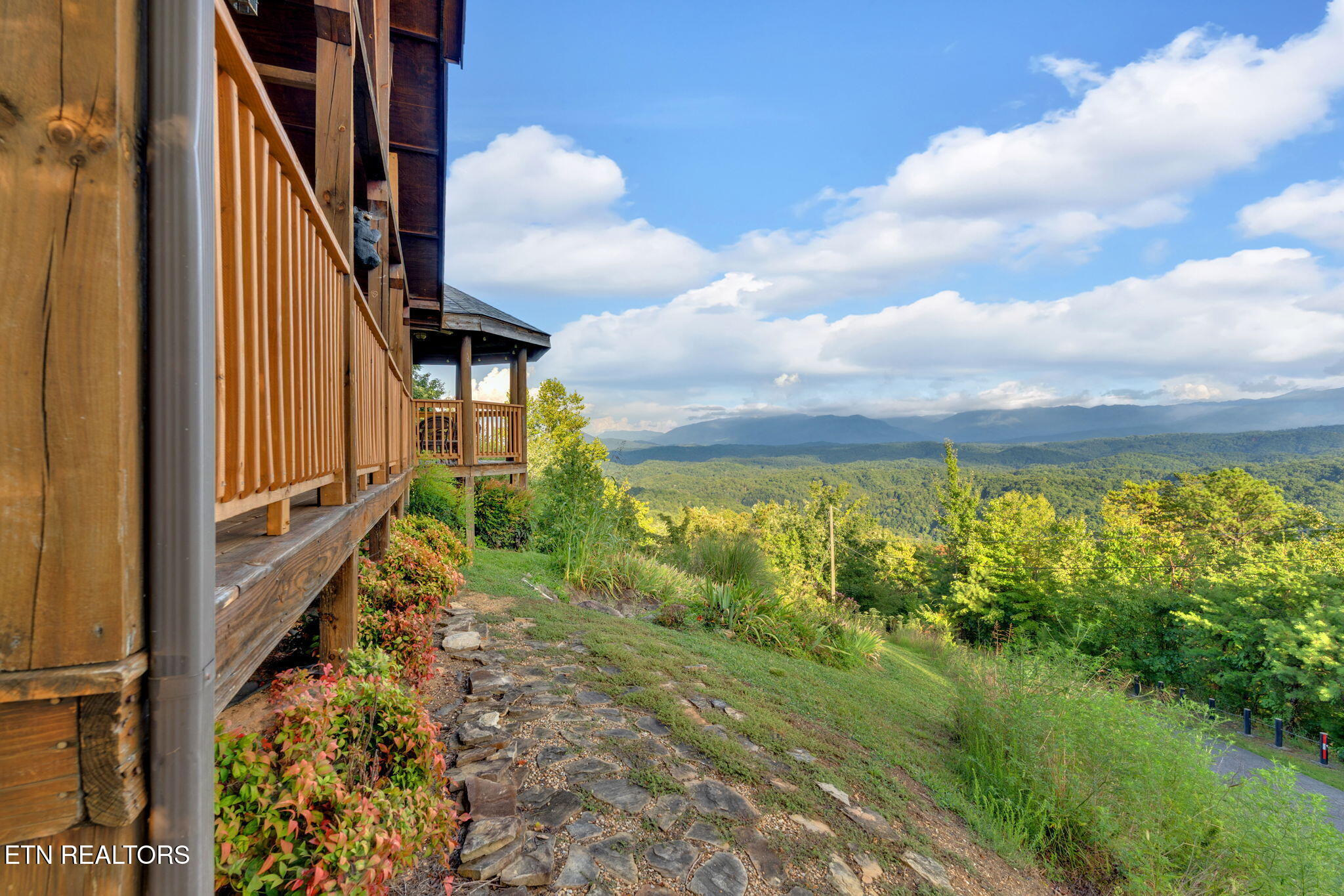 1928 Timber Ridge Way Sevierville, TN 37876 - Photo 6 of 34 65-web-or-mls-JH 20250814-001