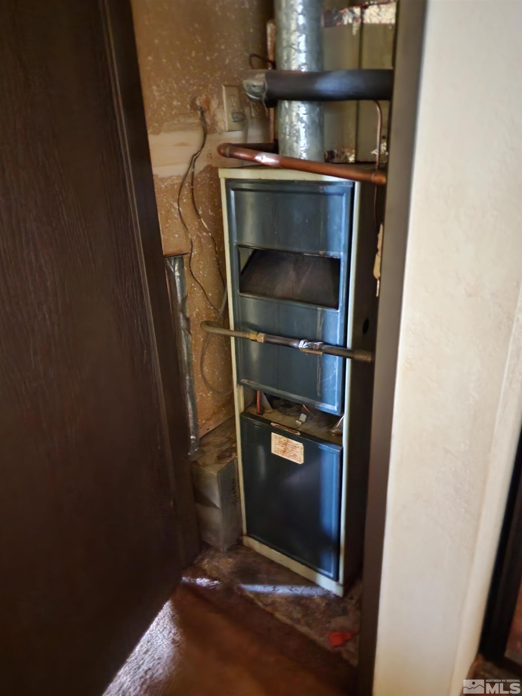 4600 Neil Road, Unit 9 Reno, NV 89502 - Photo 19 of 21 a close view of a fireplace in a room