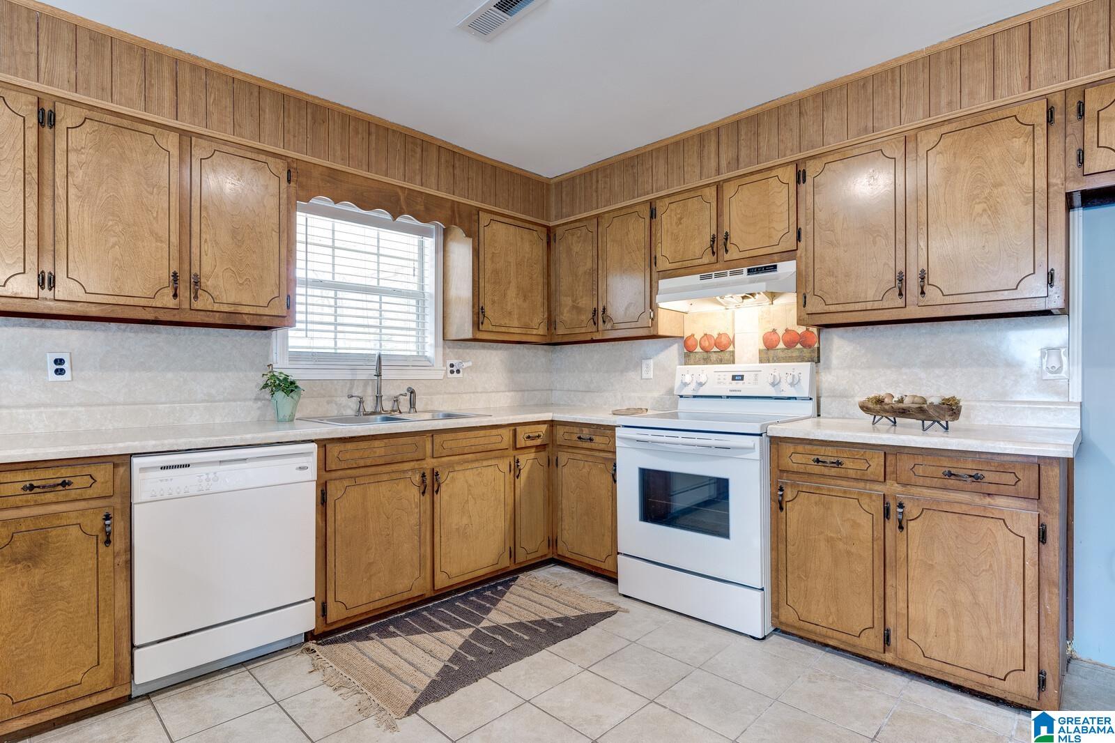 407 Wolf Creek Road South Pell City, AL 35128 - Photo 6 of 30