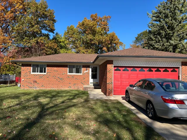 $1,800 | 12757 De Cook Drive, Sterling Heights, MI 48313