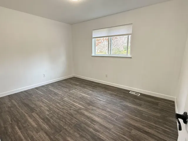 $1,800 | 12757 De Cook Drive, Sterling Heights, MI 48313