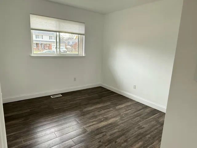 $1,800 | 12757 De Cook Drive, Sterling Heights, MI 48313