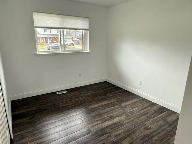 $1,800 | 12757 De Cook Drive, Sterling Heights, MI 48313