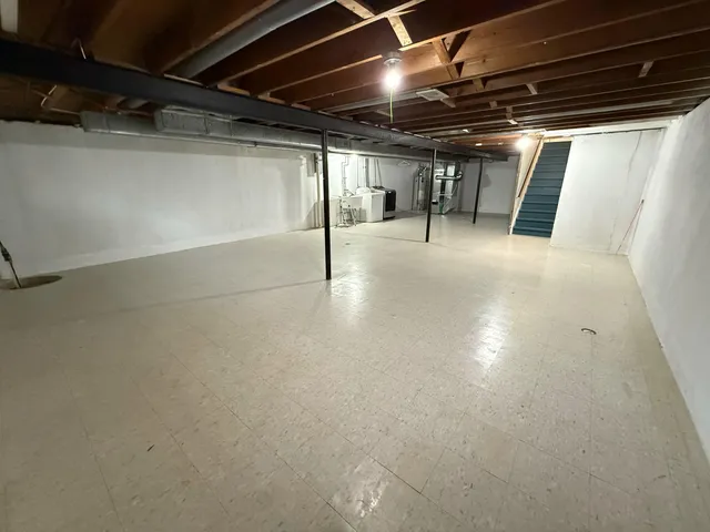 $1,800 | 12757 De Cook Drive, Sterling Heights, MI 48313