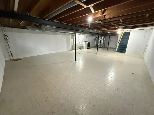 $1,800 | 12757 De Cook Drive, Sterling Heights, MI 48313