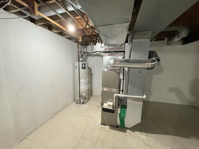 $1,800 | 12757 De Cook Drive, Sterling Heights, MI 48313