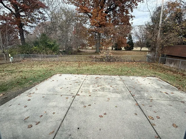 $1,800 | 12757 De Cook Drive, Sterling Heights, MI 48313