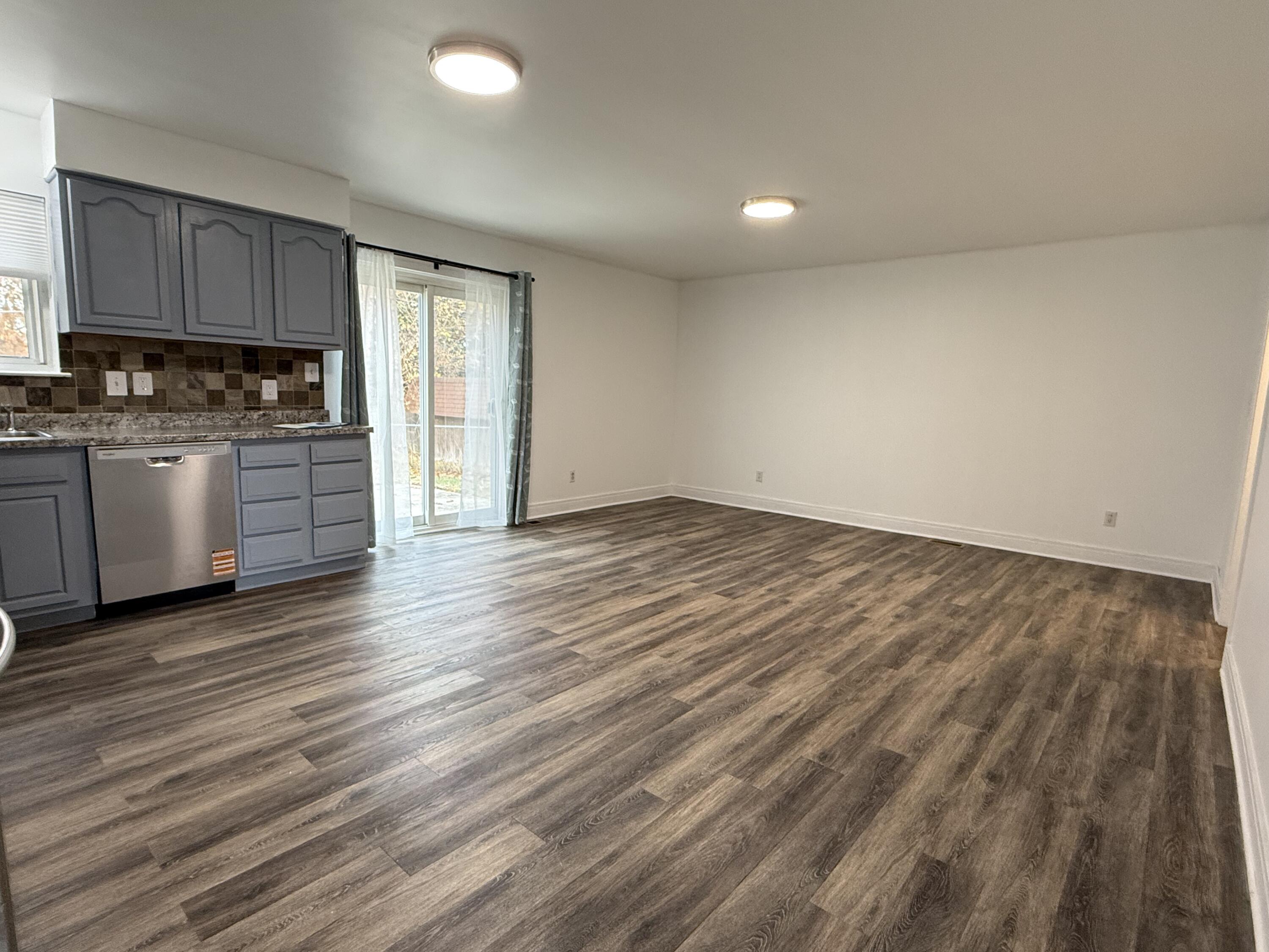 12757 De Cook Drive Sterling Heights, MI 48313 - Photo 4 of 30 IMG_7917