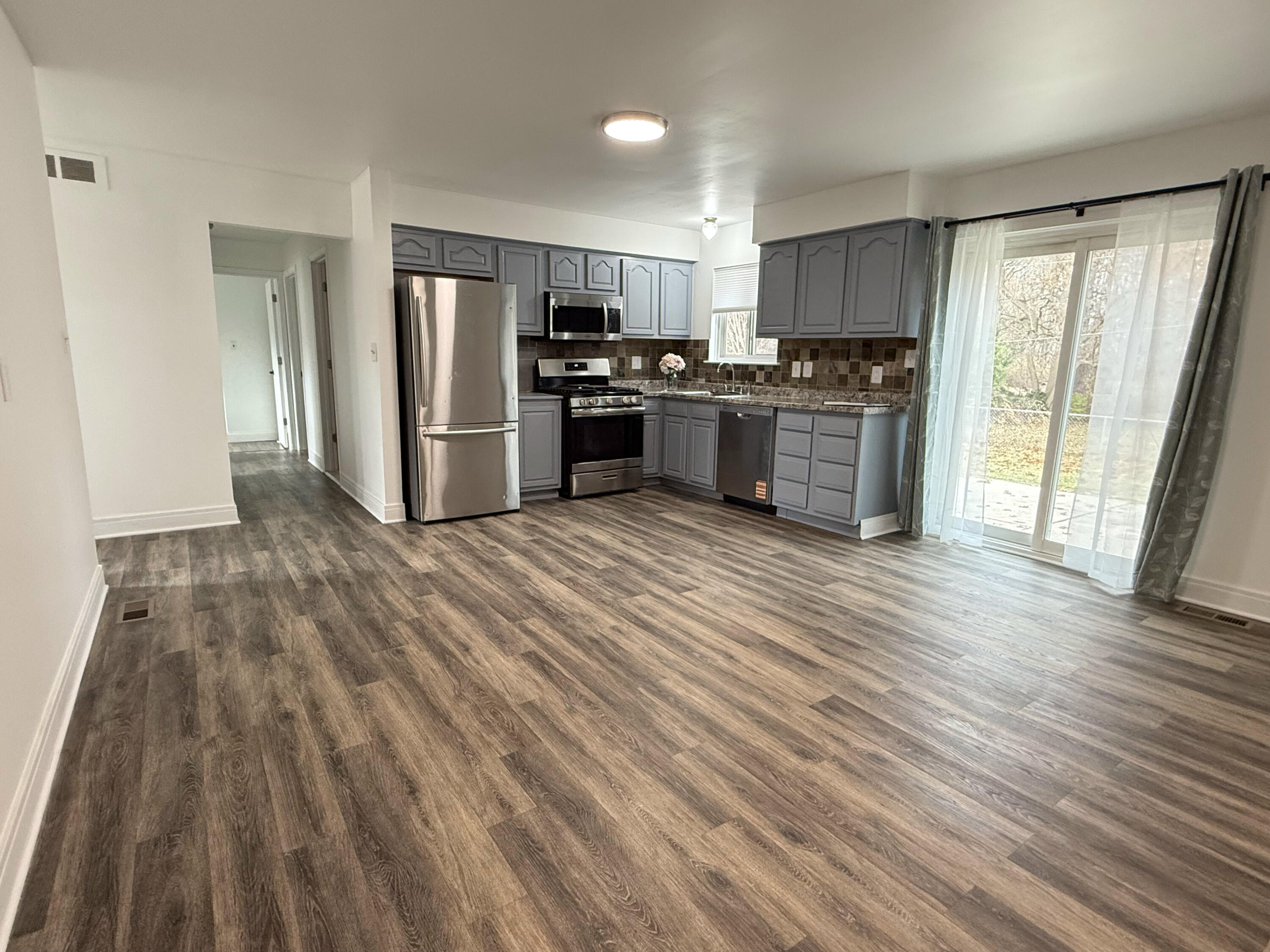 12757 De Cook Drive Sterling Heights, MI 48313 - Photo 5 of 30 IMG_7919