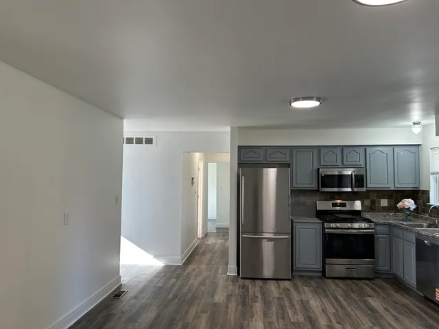 $1,800 | 12757 De Cook Drive, Sterling Heights, MI 48313