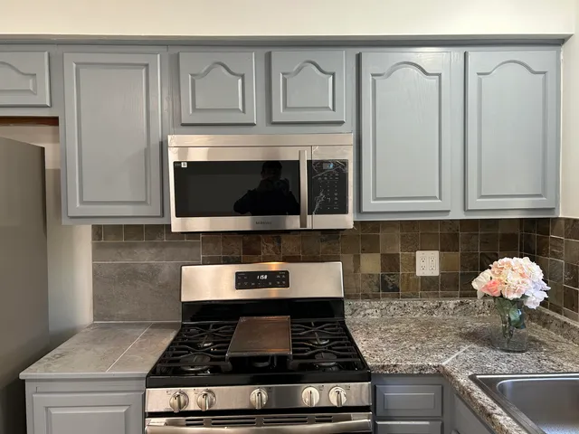 $1,800 | 12757 De Cook Drive, Sterling Heights, MI 48313