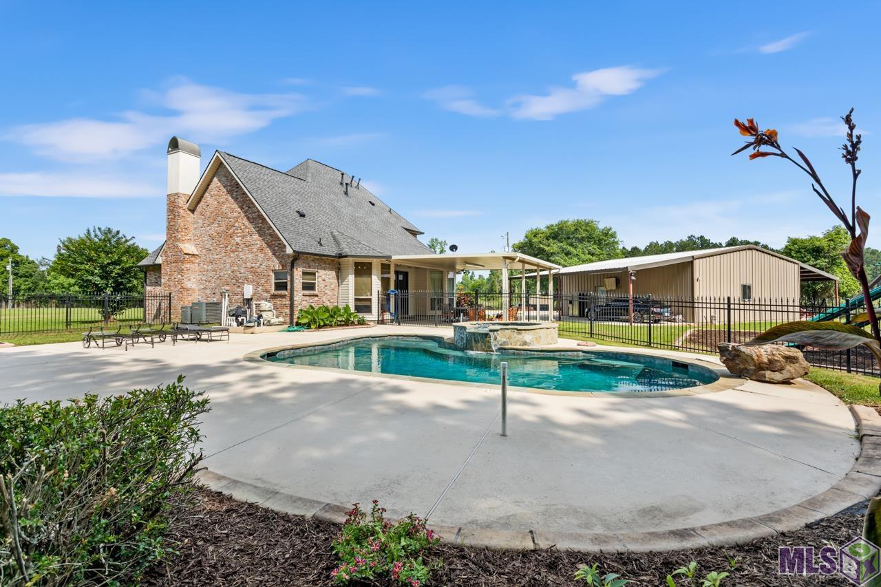 37617 Weiss Road Denham Springs, LA 70706 - Photo 2 of 24