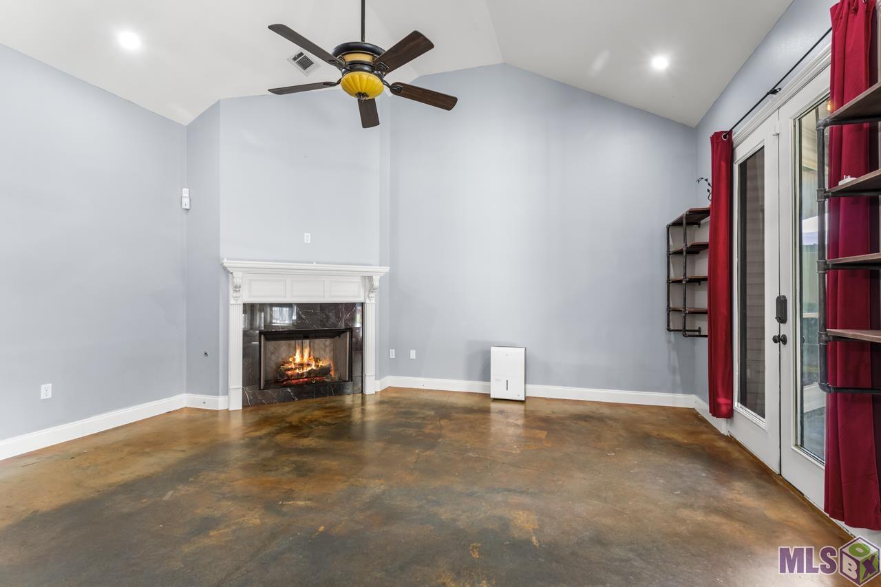 37617 Weiss Road Denham Springs, LA 70706 - Photo 5 of 24