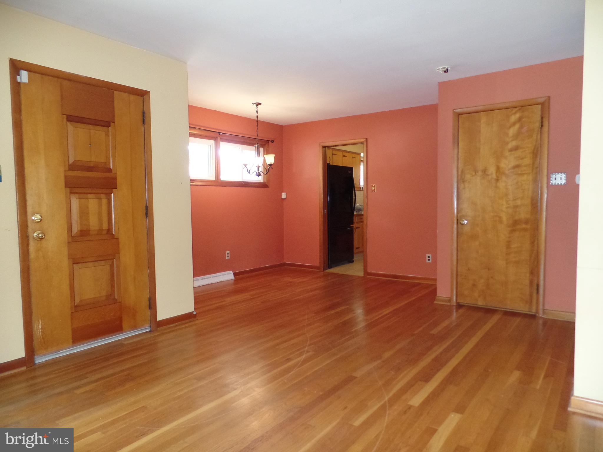 504 Lloyd Road Harrisburg, PA 17109 - Photo 8 of 29 Gallery Image 8