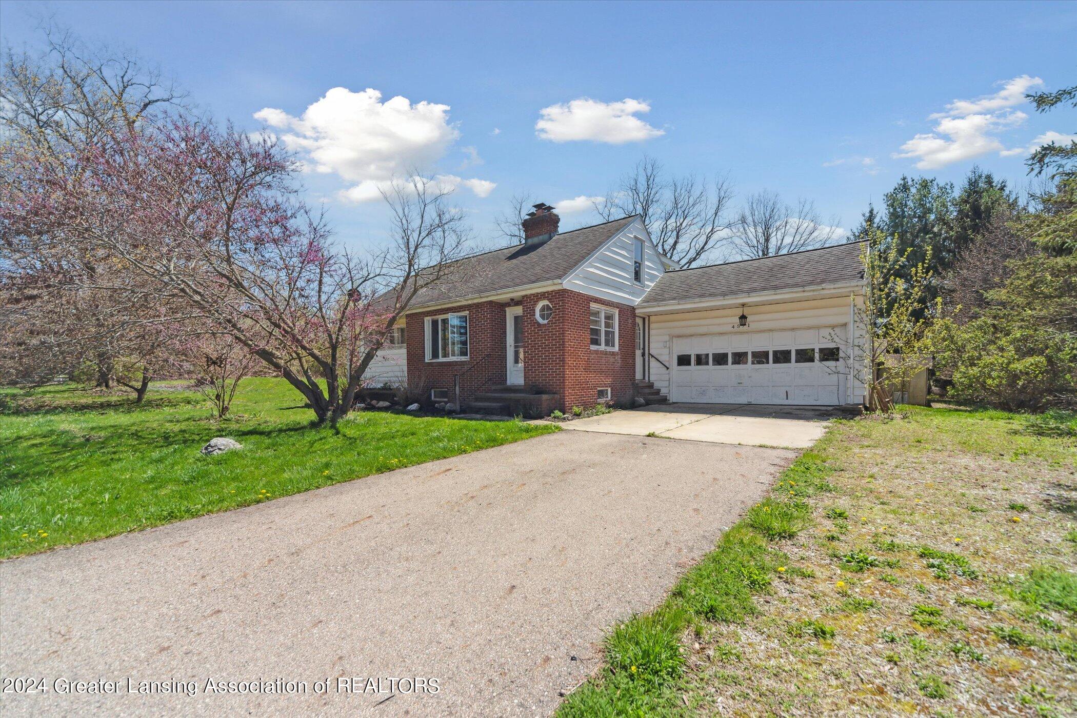 4571 West Barnes Road Mason, MI 48854 - Photo 2 of 31 04-4571-W-Barnes-Rd-Mason-MI-48854-Windo