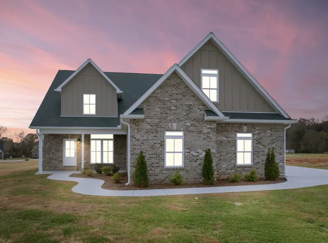 $559,900 | 249 Lookout Drive, Winchester, TN 37398