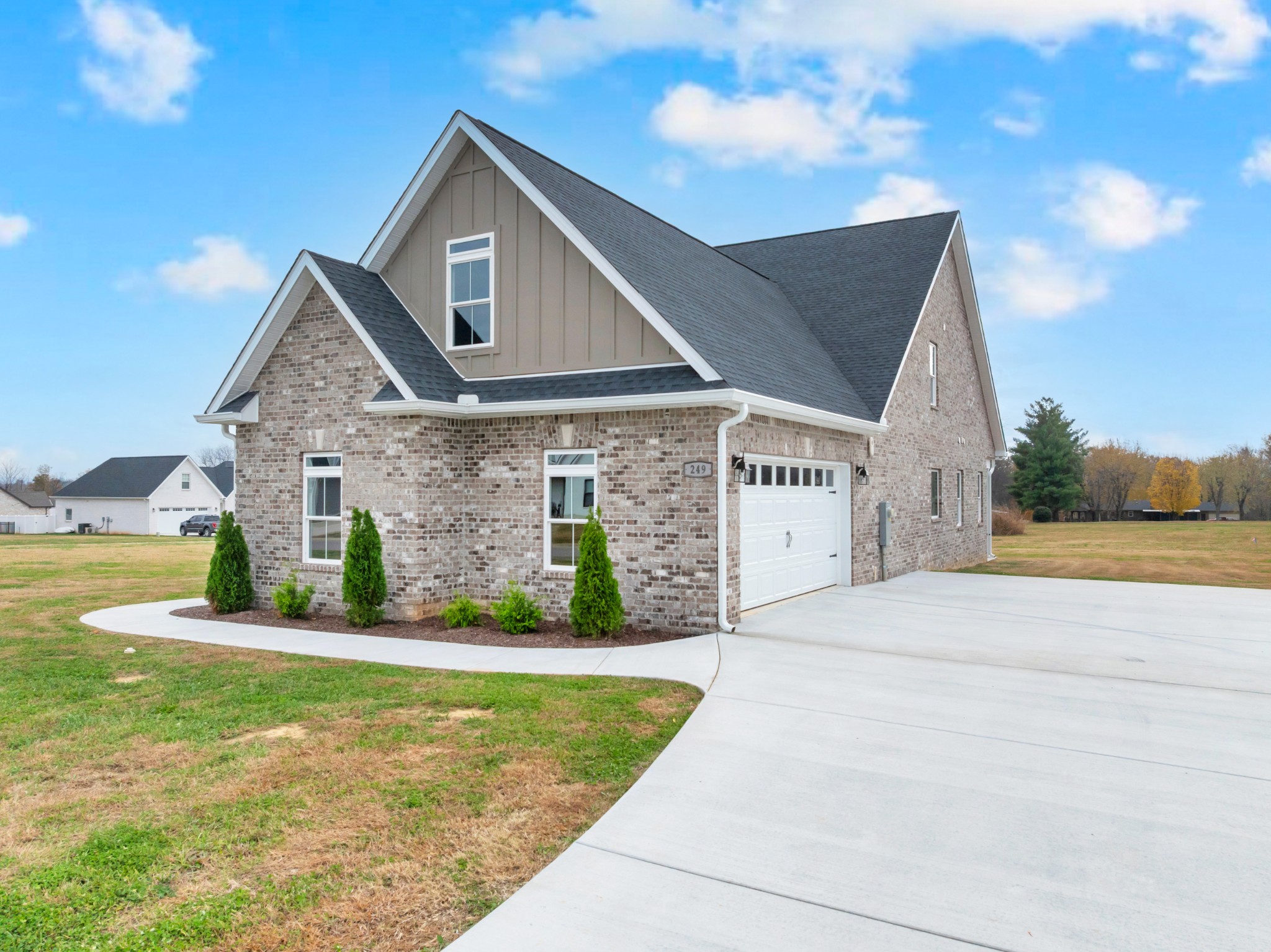 249 Lookout Drive Winchester, TN 37398 - Photo 52 of 63 a front view of house with yard