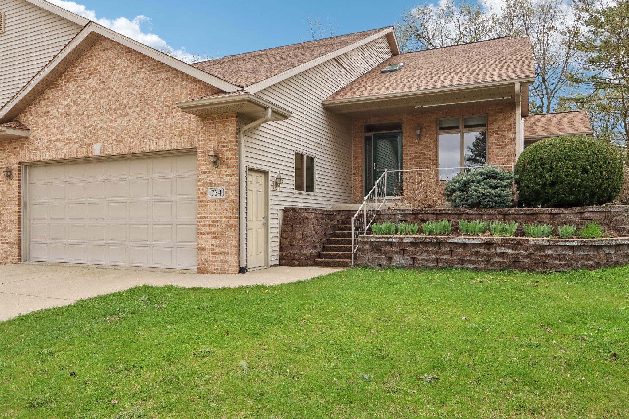 734 8th Street Prairie du Sac, WI 53578 - Photo 4 of 66