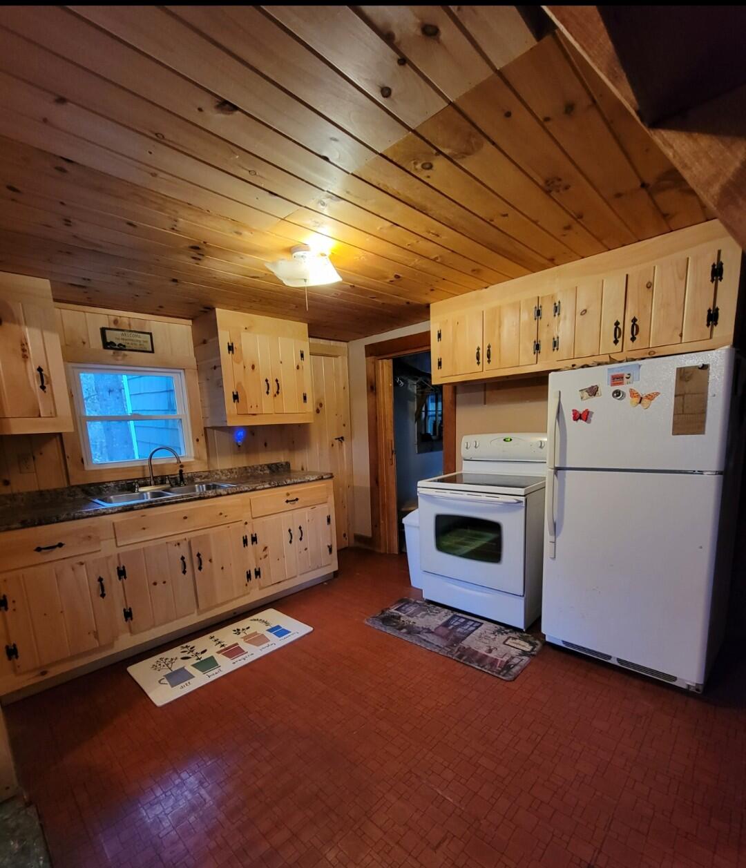 34 Targett Road Rangeley, ME 04970 - Photo 6 of 14 Screenshot_20220406-042057_Photos~2