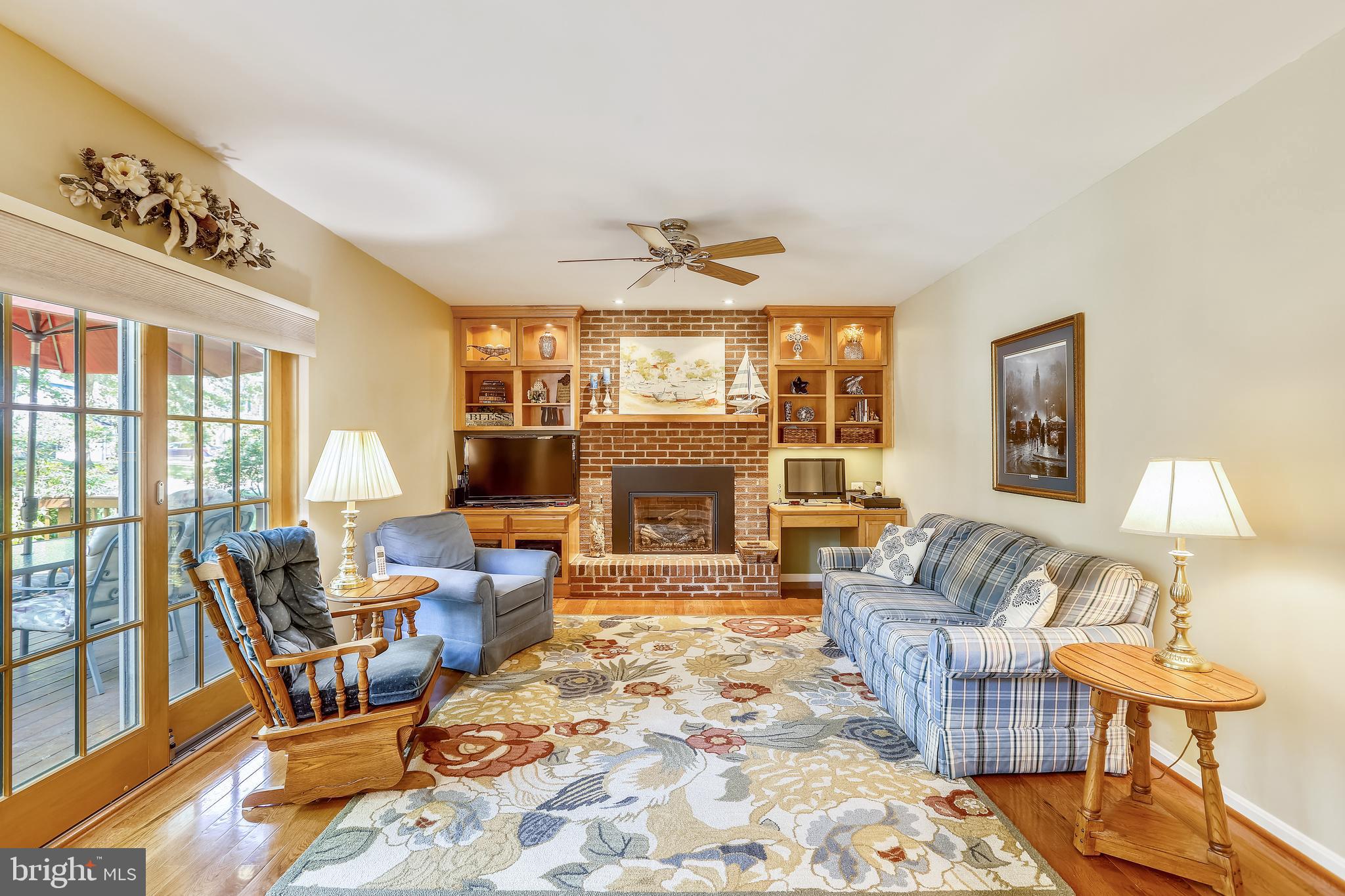 324 Carriage Run Road Annapolis, MD 21403 - Photo 9 of 51 Warm and Inviting Family Room