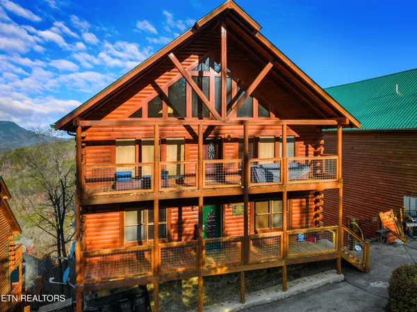 $1,479,000 | 950 Black Bear Cub Way, Sevierville, TN 37862