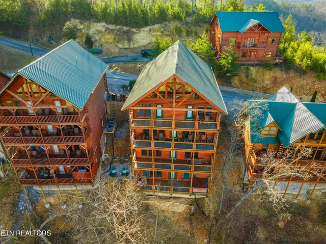 $1,480,000 | 950 Black Bear Cub Way, Sevierville, TN 37862