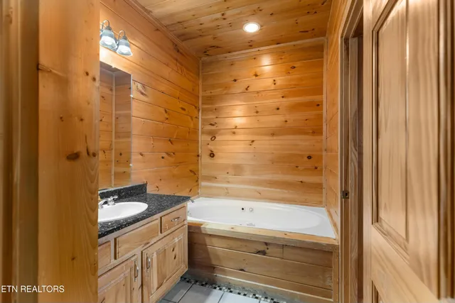 $1,480,000 | 950 Black Bear Cub Way, Sevierville, TN 37862