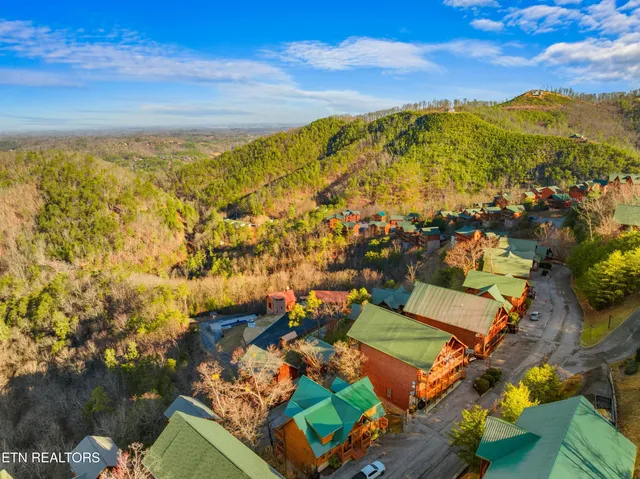 $1,480,000 | 950 Black Bear Cub Way, Sevierville, TN 37862