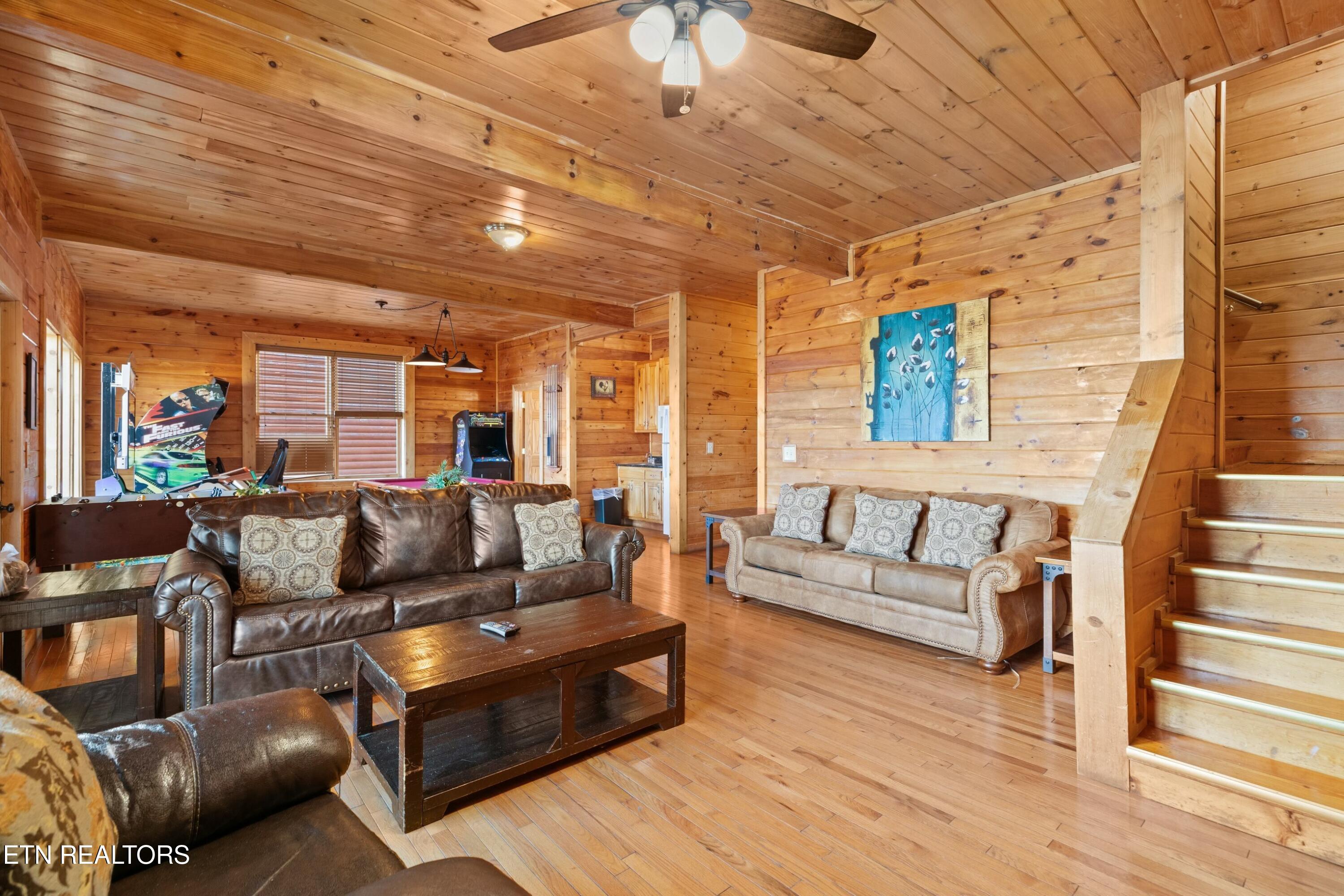 950 Black Bear Cub Way Sevierville, TN 37862 - Photo 31 of 53 tempImageXQr0WA