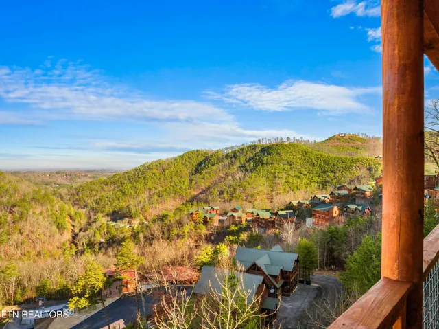 $1,480,000 | 950 Black Bear Cub Way, Sevierville, TN 37862