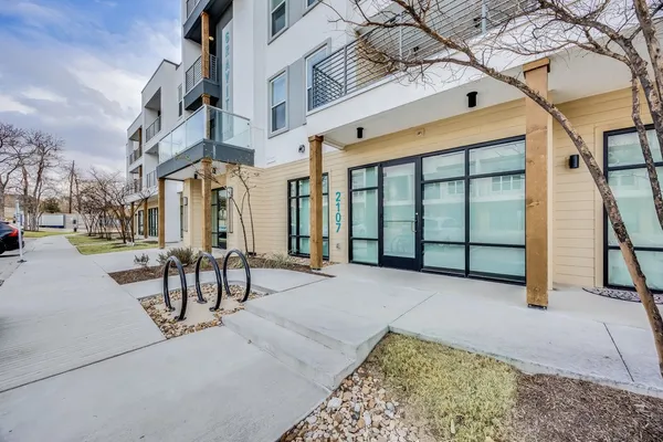 $2,200 | 4801 Springdale Road, Unit 2107, Austin, TX 78723