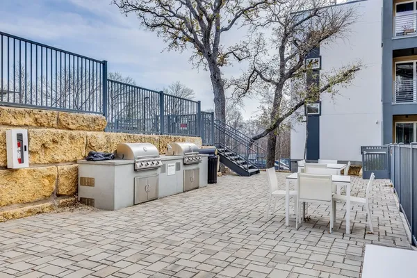 $2,200 | 4801 Springdale Road, Unit 2107, Austin, TX 78723