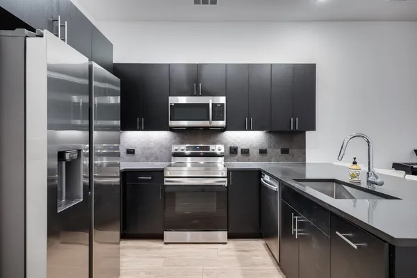 $2,200 | 4801 Springdale Road, Unit 2107, Austin, TX 78723