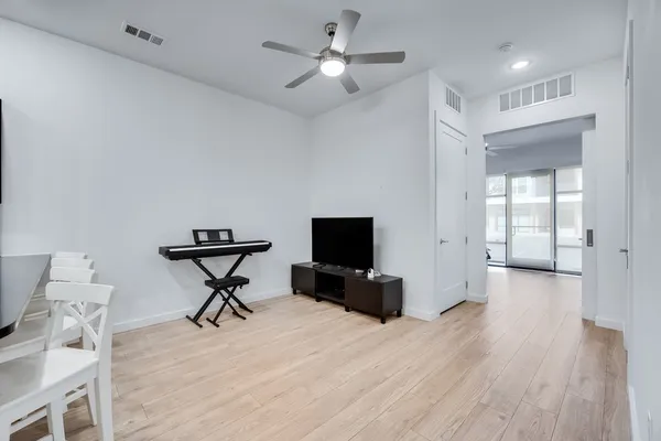 $2,200 | 4801 Springdale Road, Unit 2107, Austin, TX 78723