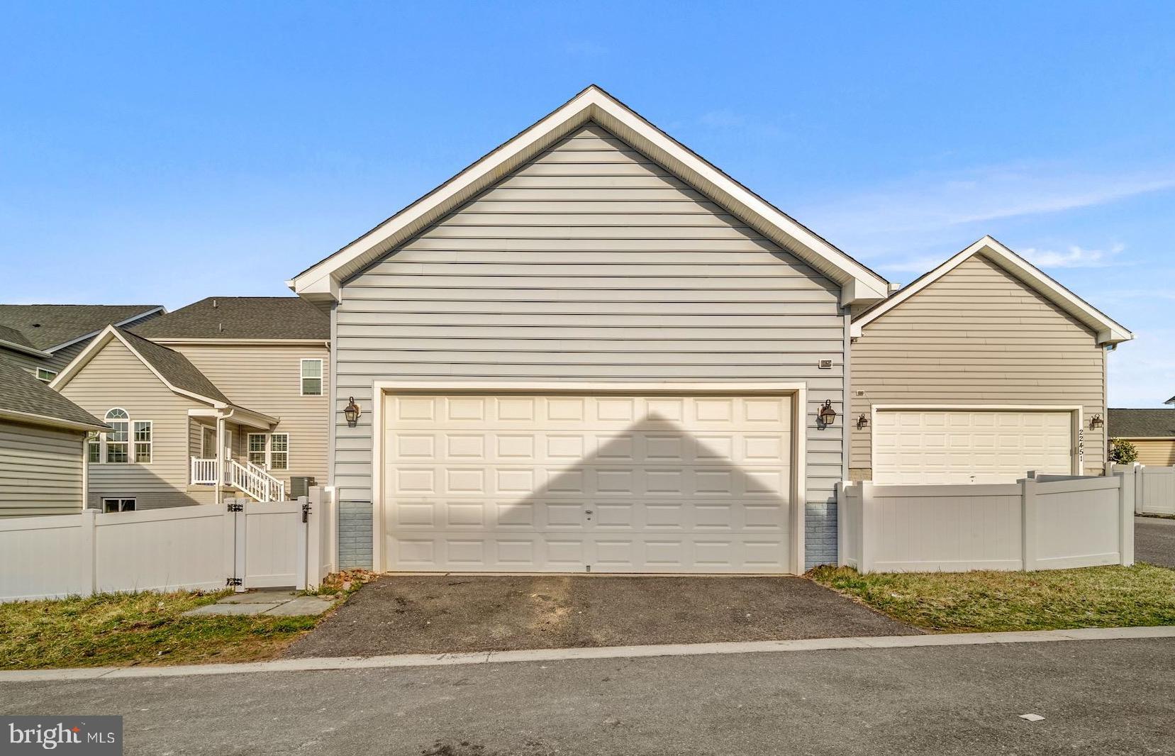 22449 Newcut Road Clarksburg, MD 20871 - Photo 42 of 46 Two car garage