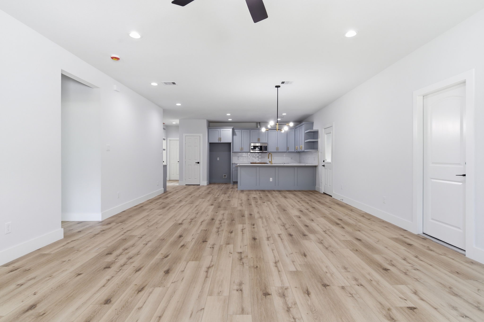 7040 Kinney Street Houston, TX 77087 - Photo 13 of 47