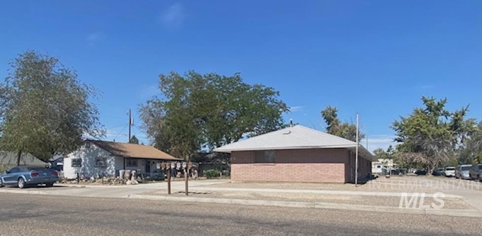 411 Northwest 1st Street Ontario, OR 97914 - Photo 2 of 3